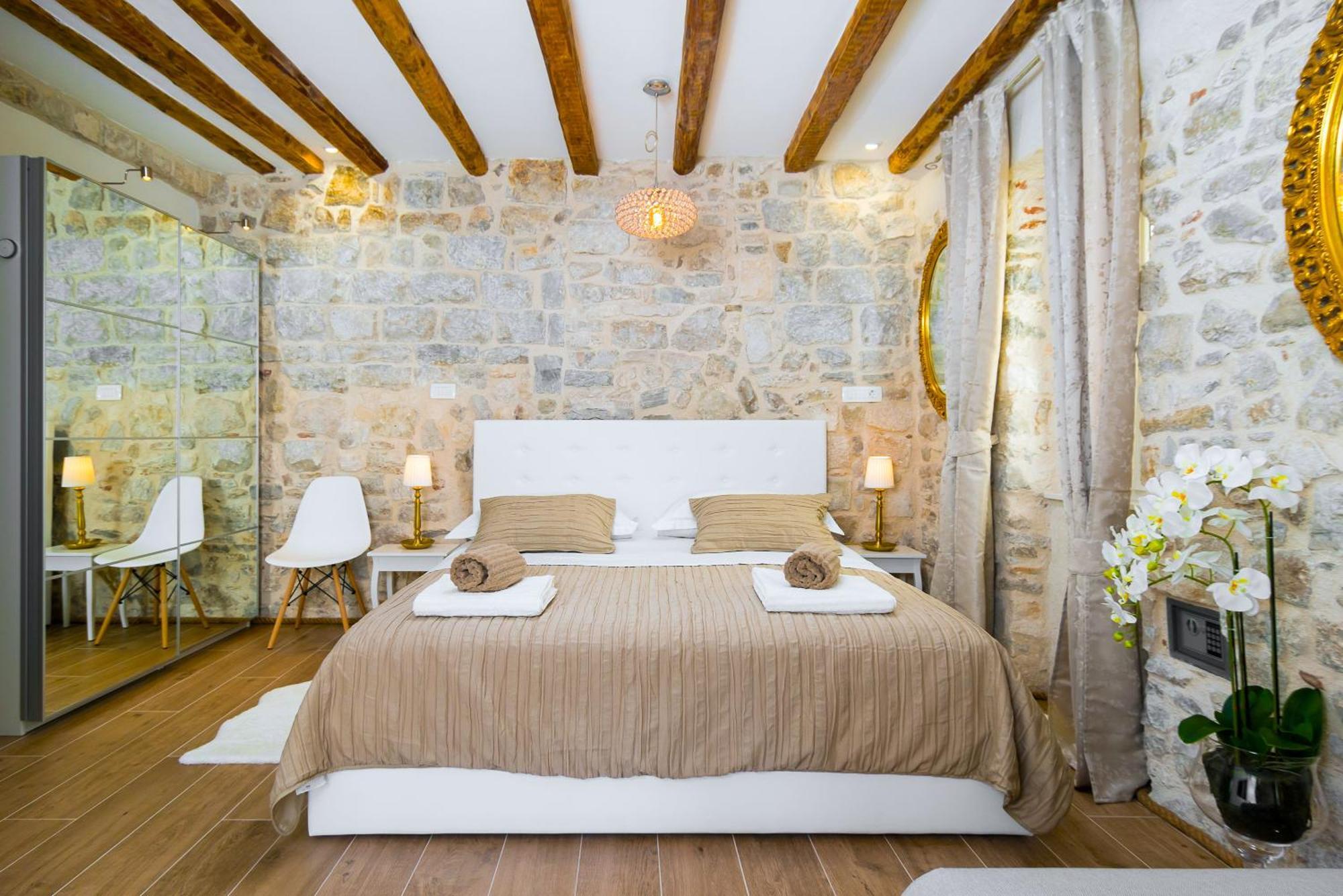 The Palace Collection Apartment Split