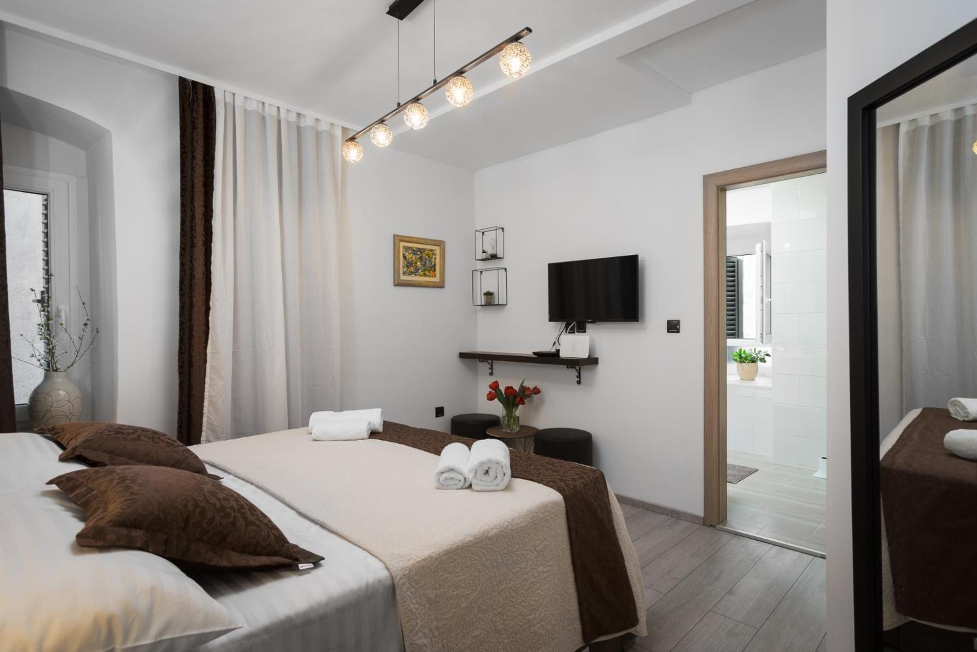 The Palace Collection In Centre Apartman *